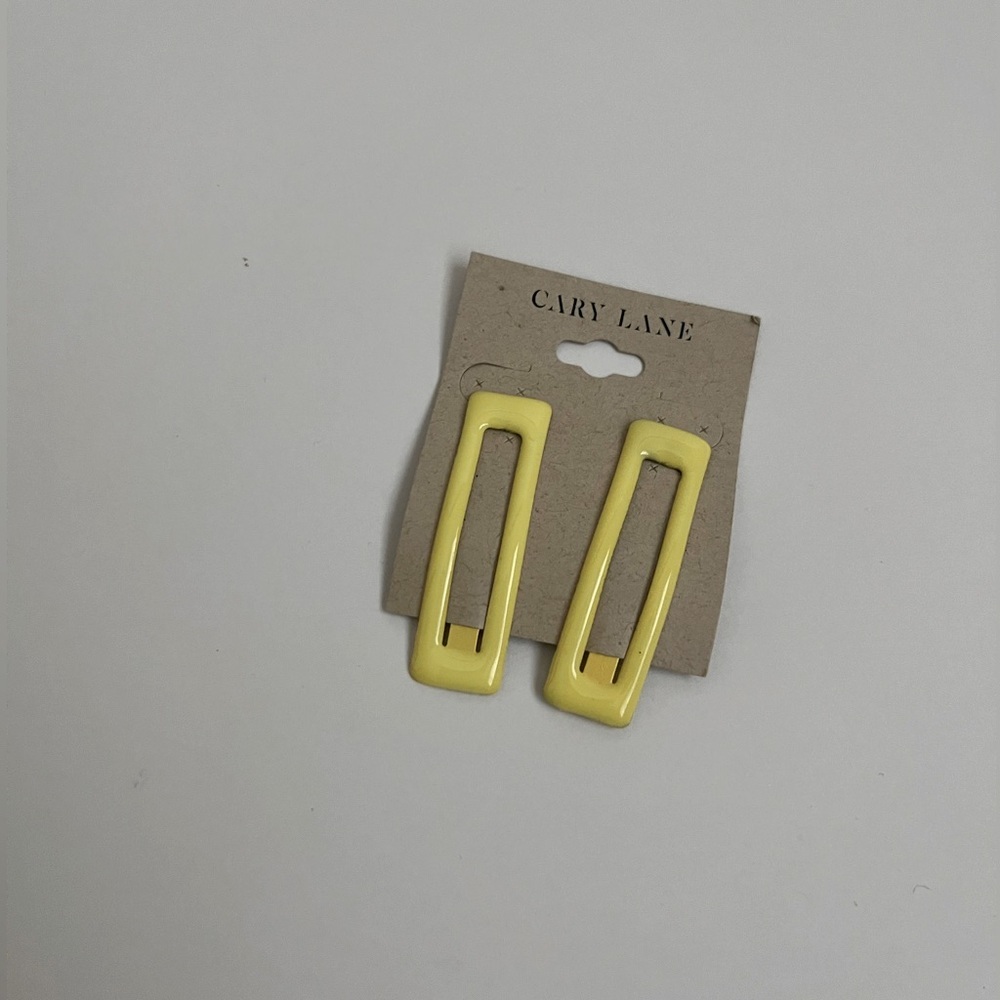 Yellow hair clip